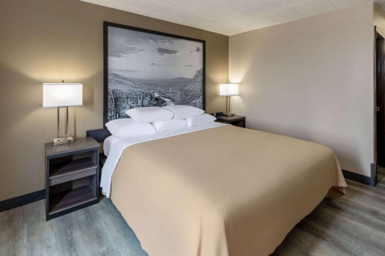 Super 8 By Wyndham Laredo Hotel Kültér fotó